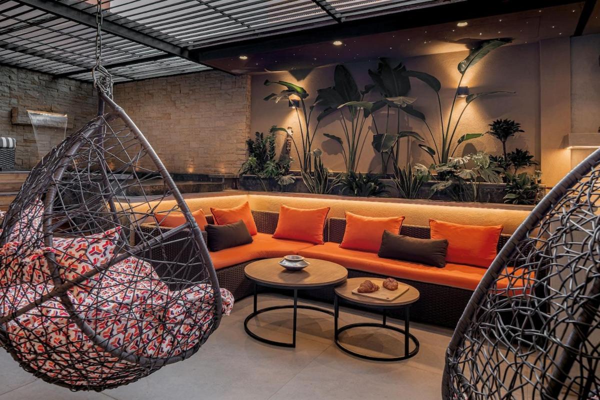 Luxury 3 bedroom with private pool and spa - 3