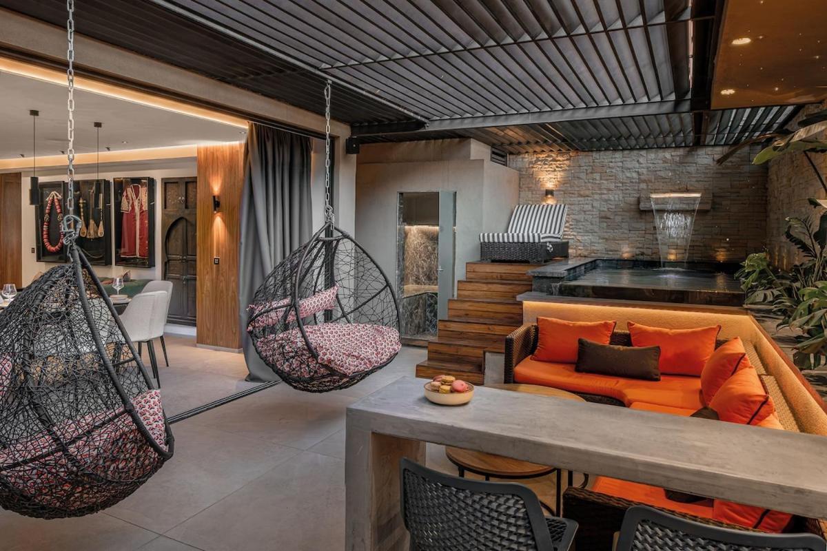 Luxury 3 bedroom with private pool and spa