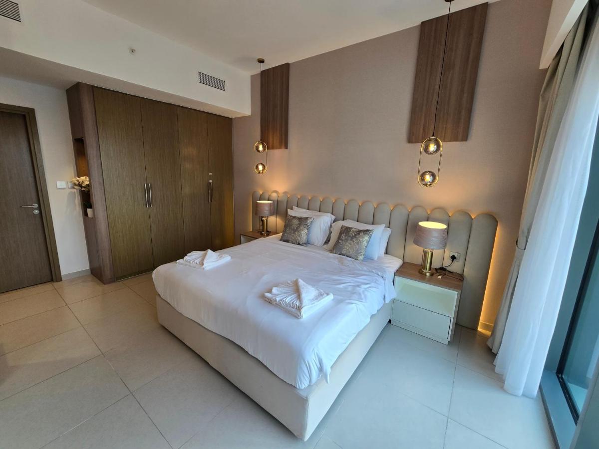 Highend Luxury 2BR Direct Burj Khalifa & Fountain Views - 4