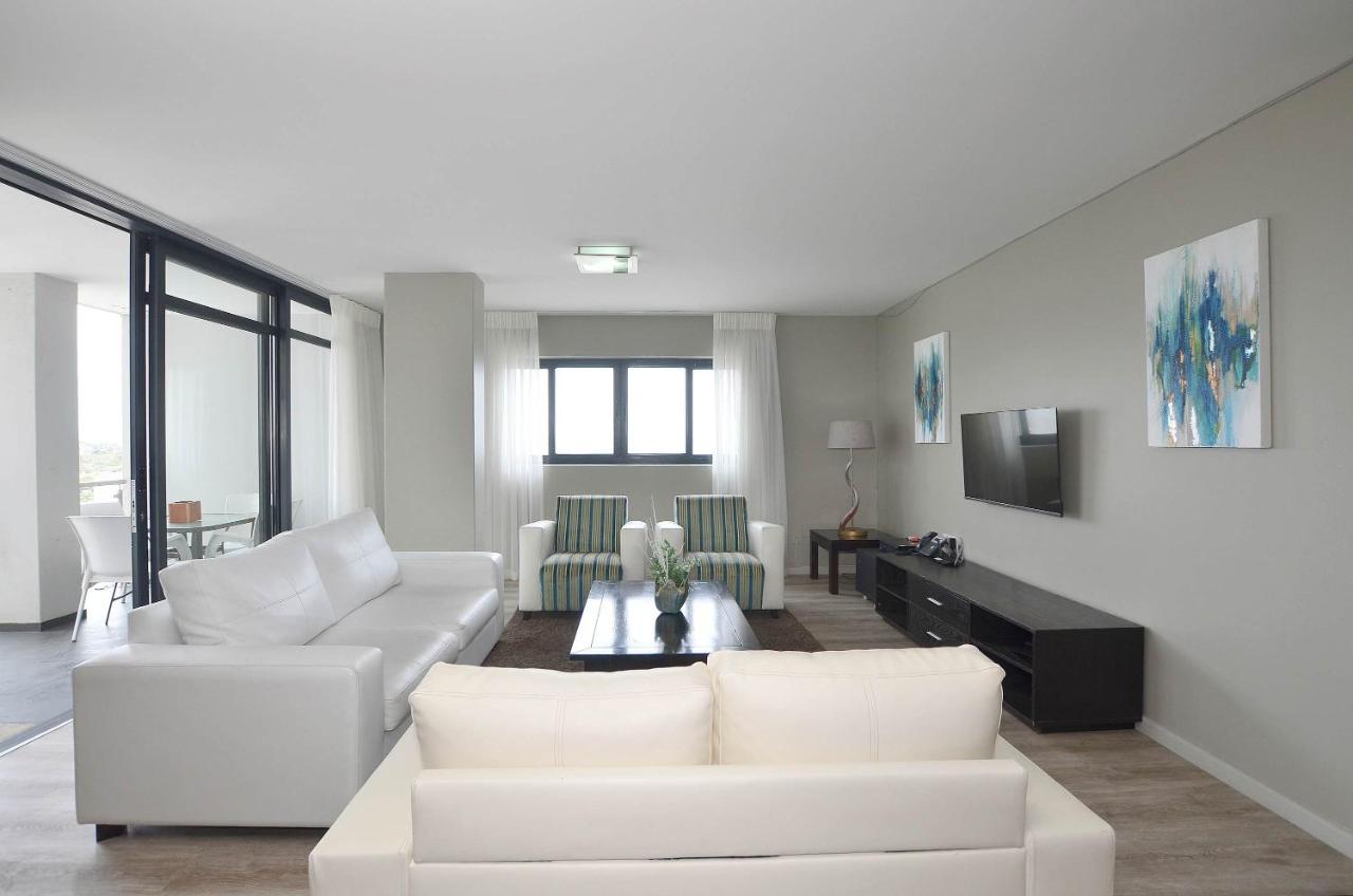 Luxury Beachside Apartment in Aquarius