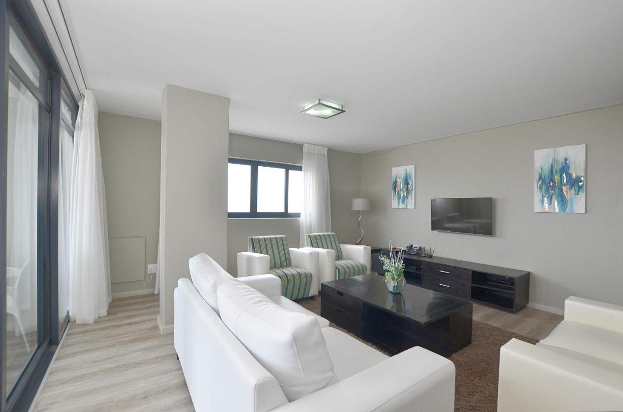 Luxury Beachside Apartment in Aquarius - 3