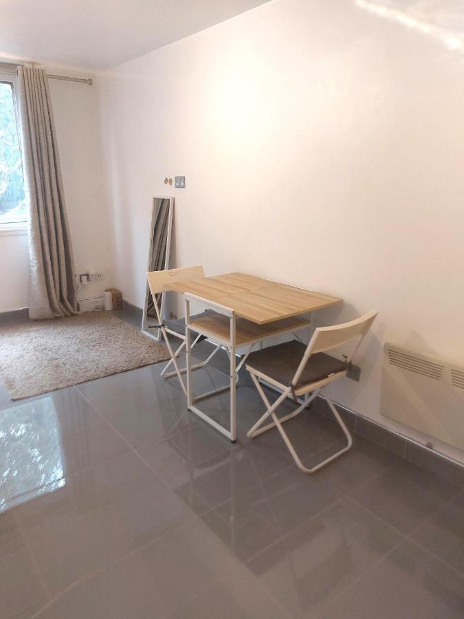 Dorchester House - 5