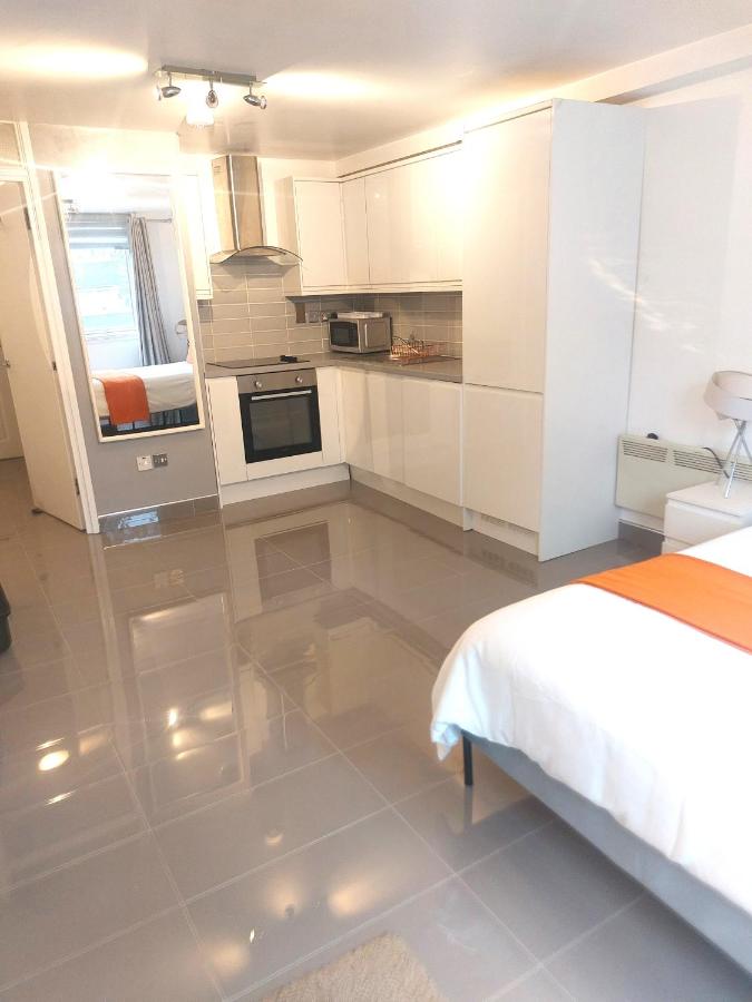 Dorchester House - 4