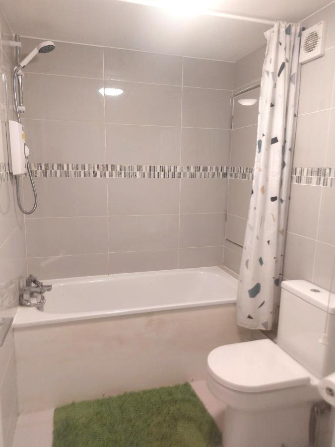 Dorchester House - 3