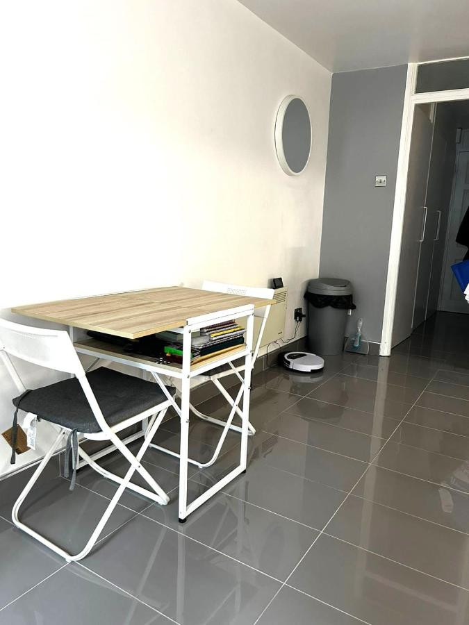 Dorchester House - 2