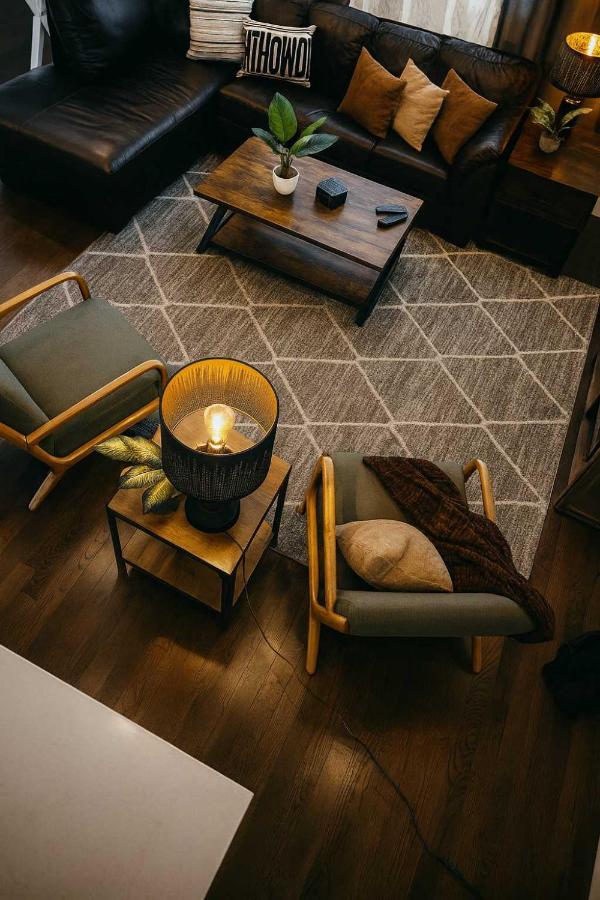 Large East Nashville Home with Game Room sleeps 12 - 4