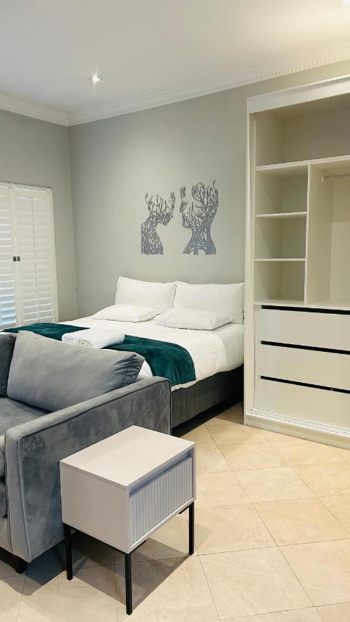 Central Top Floor Apartment - 4