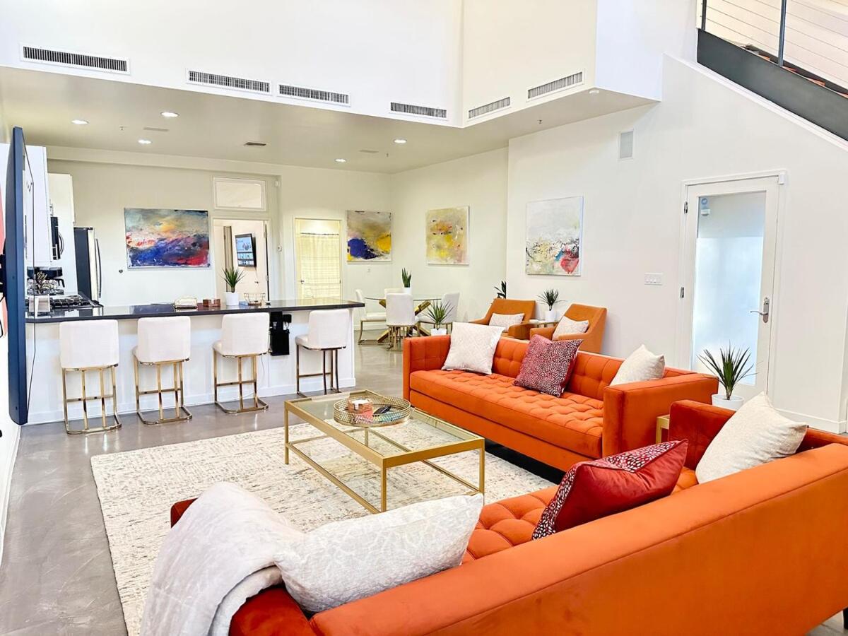 The Gallery Spacious 2BD 2BA with Two King Beds - 5