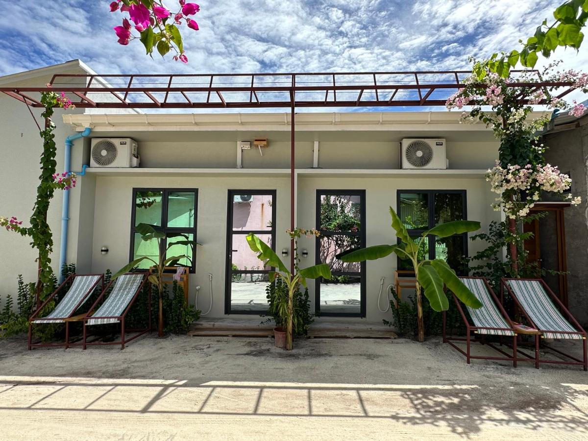 Naares Inn Dhigurah