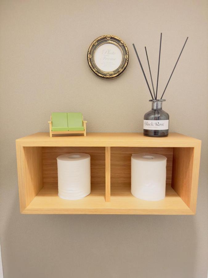 101 Dotonbori Riverside 5 min walk to Dotonbori Kuromon Market Shinsaibashi, Namba Business District Balcony with washing machine 1F free dryer, microwave