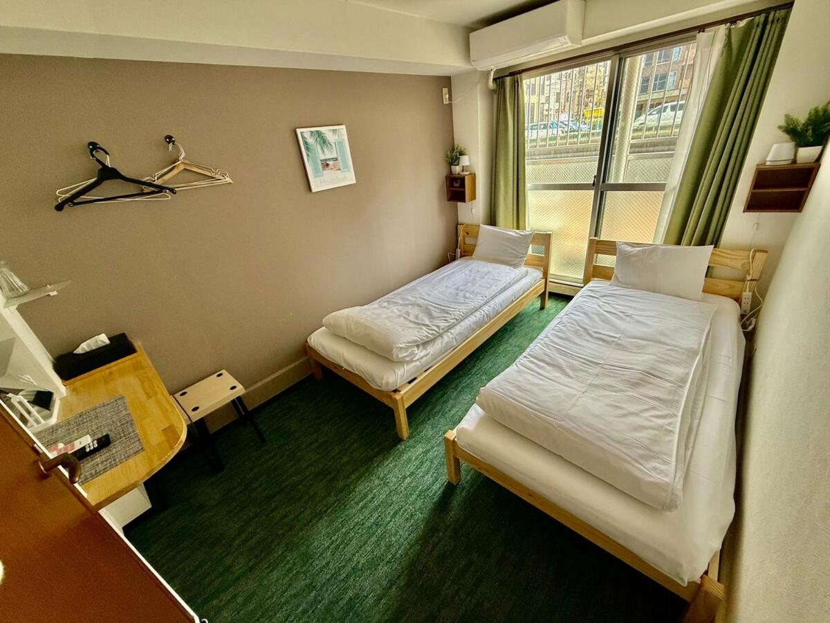 101 Dotonbori Riverside 5 min walk to Dotonbori Kuromon Market Shinsaibashi, Namba Business District Balcony with washing machine 1F free dryer, microwave - 2