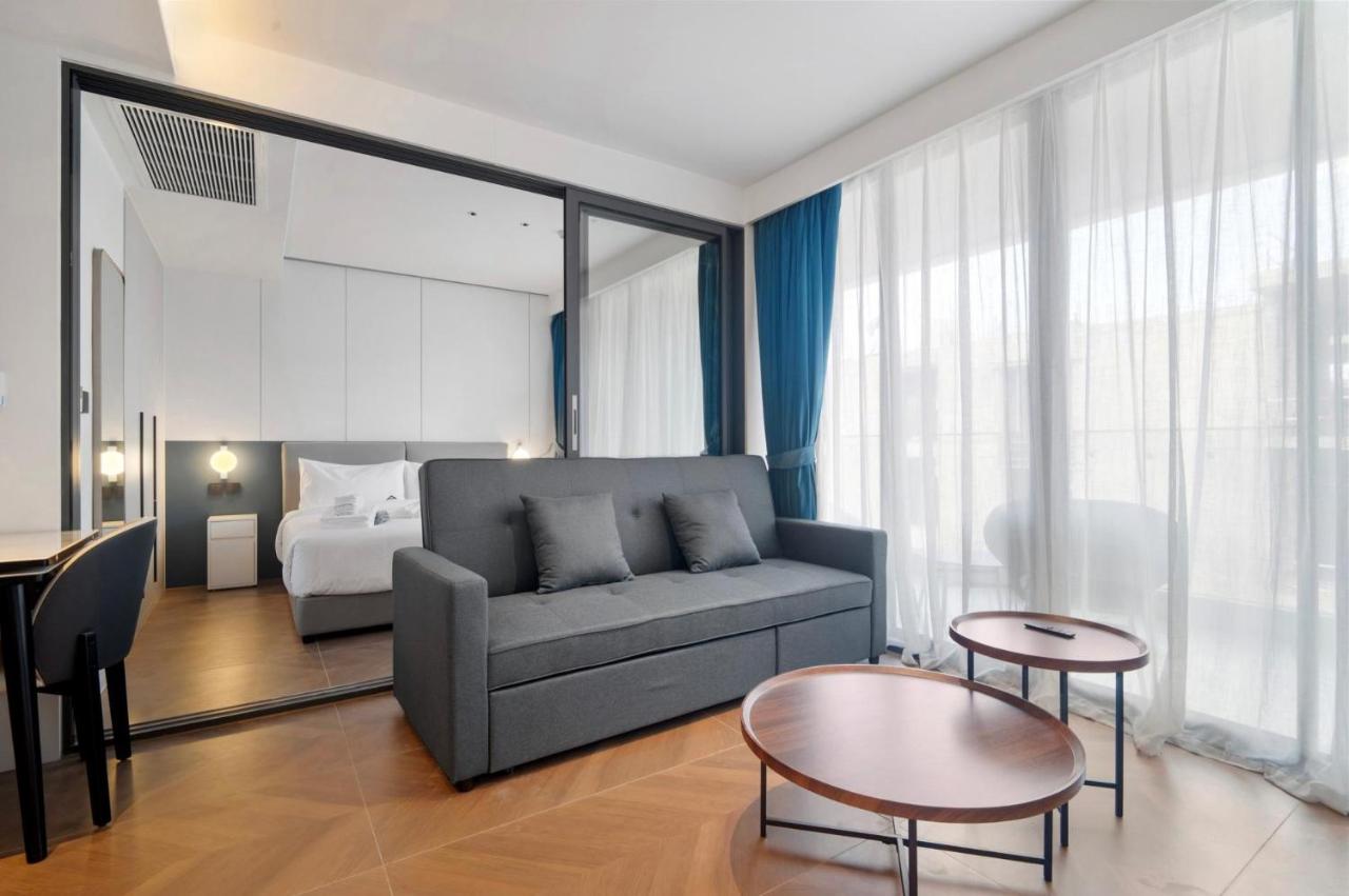 Beachfront 1 Bedroom 361 Condo Resort - 2