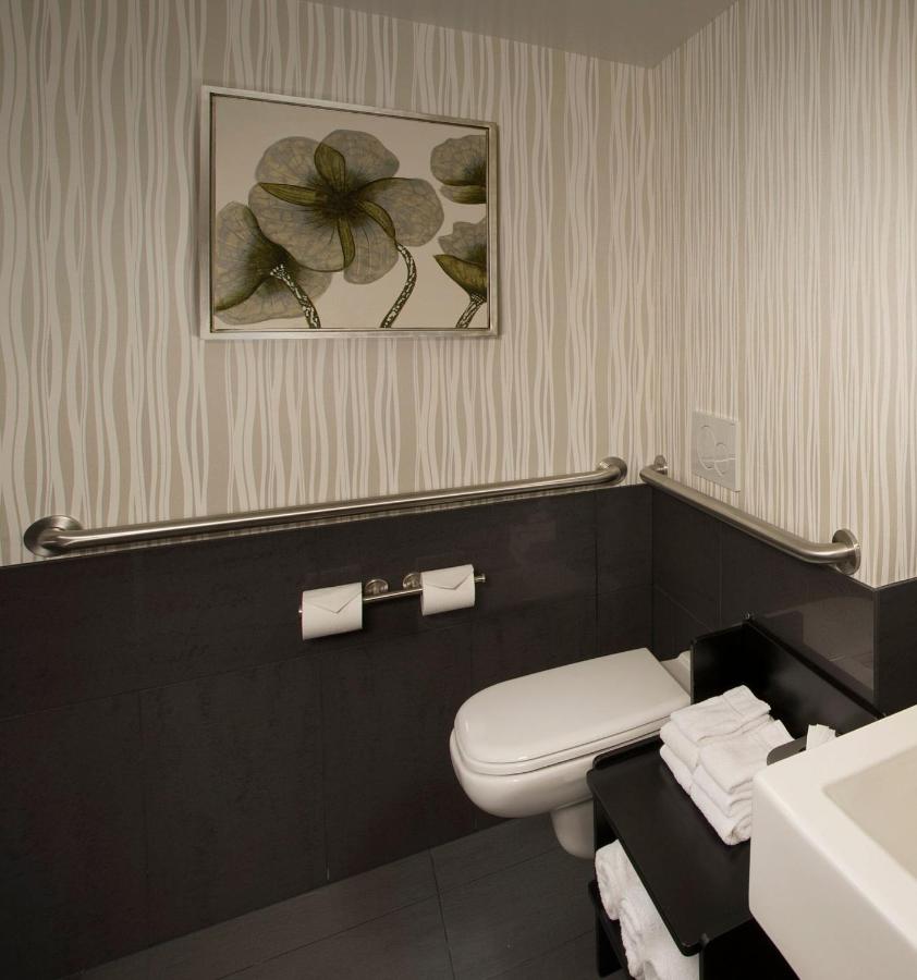 Skybridge Seattle Airport Hotel — photo 10