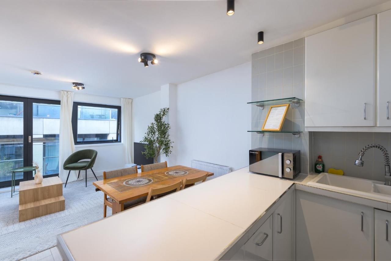 Bright and Beautiful 2BDR Central London Flat - 4