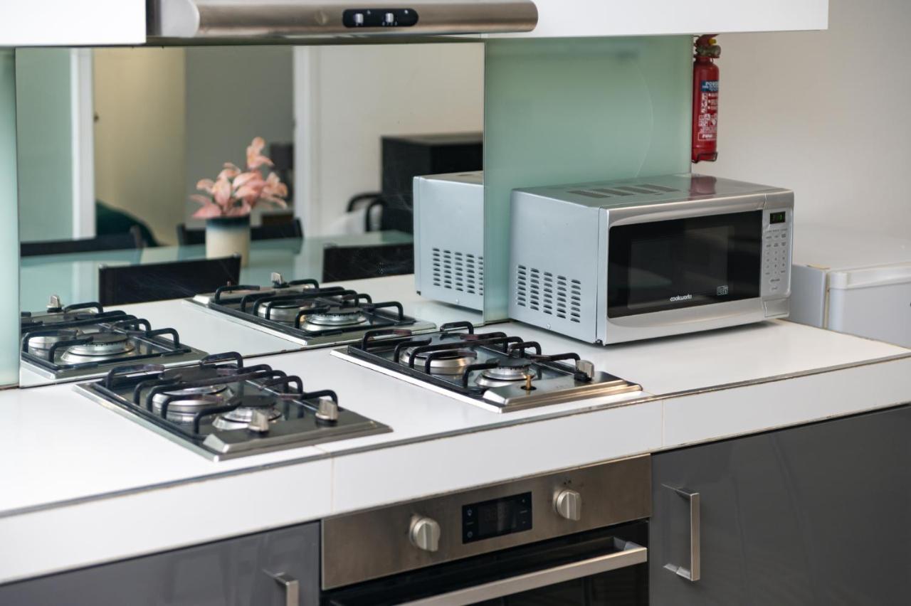 2 BDRM Contemporary Central London Apartment - 2