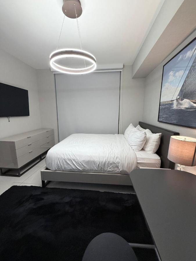 Stylish Urban 5350 Park Doral - 2