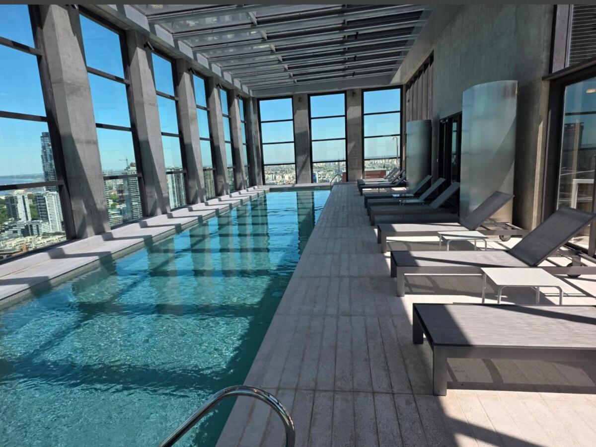 The best view of the river 34th Floor Gym