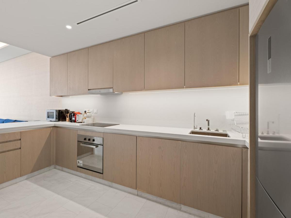 Luxe Island Retreat 1BR in Palm-14 - 5