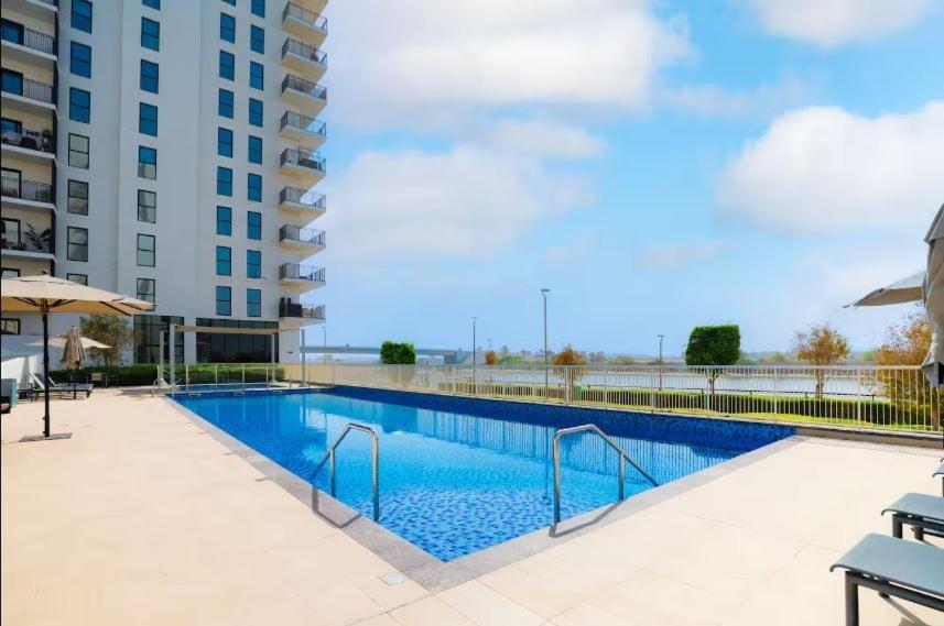 Bright 1BR Yas Island Near F1 & Ferrari World - 4