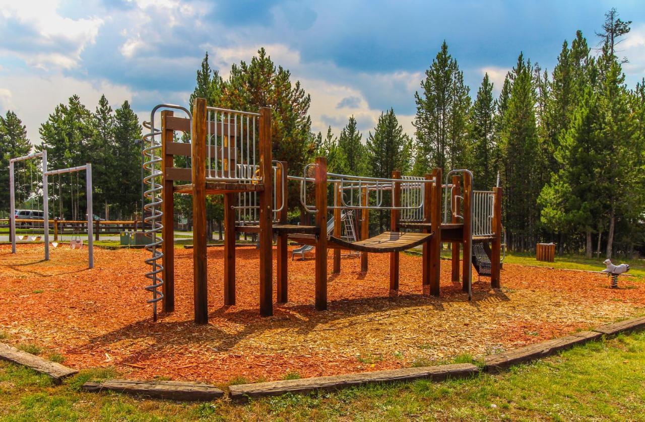 Timbers at Island Park — photo 6