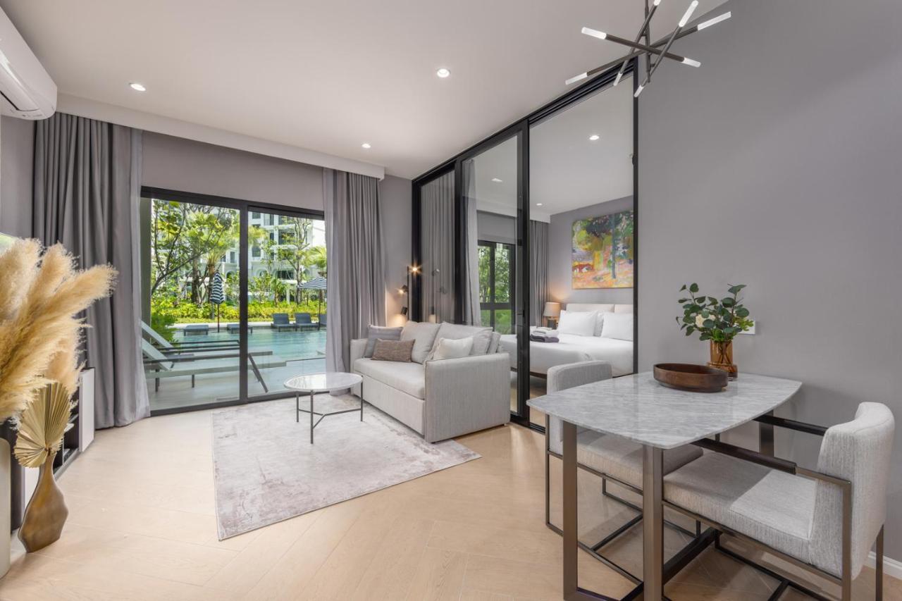 Porto 1BR Pool Access Suite at Title Legendary - 2