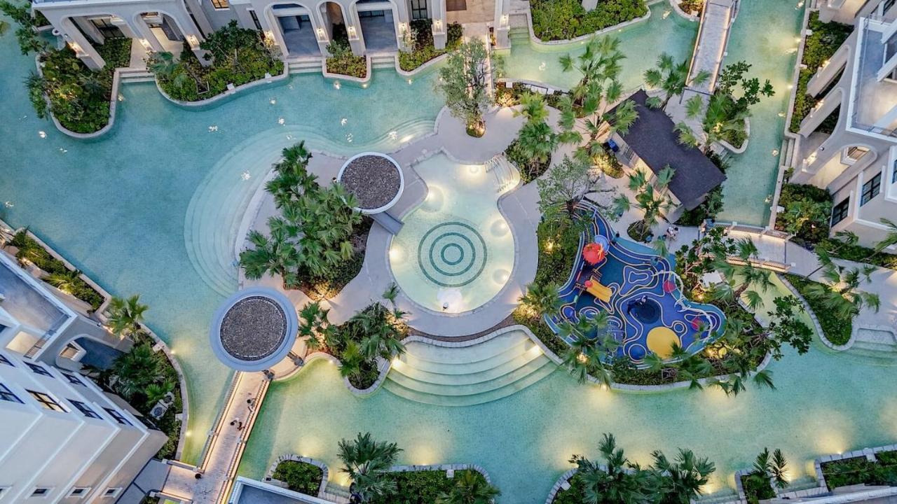 Porto 1BR Pool Access Suite at Title Legendary - 4