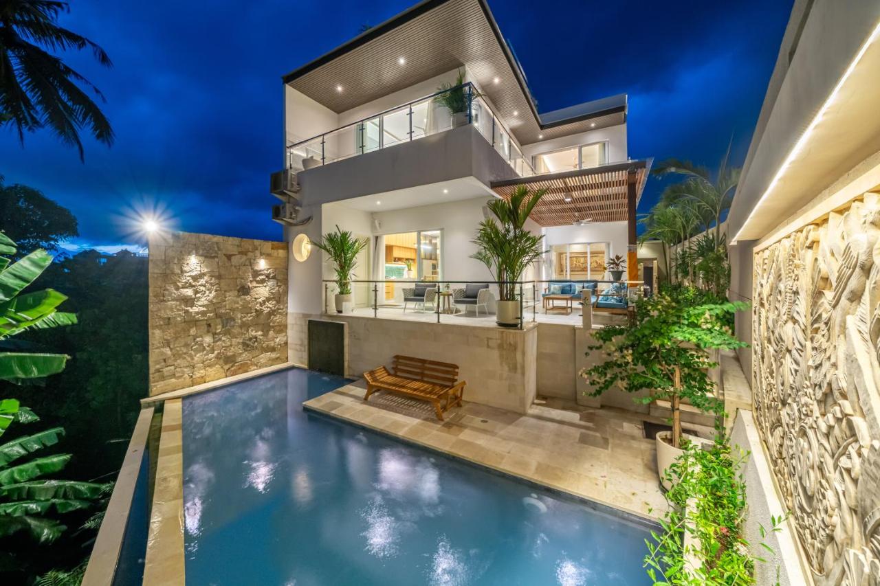 818 Villas - New Modern Luxury Villa in Canggu with Lounge, Rooftop, Ricefield Views - 4