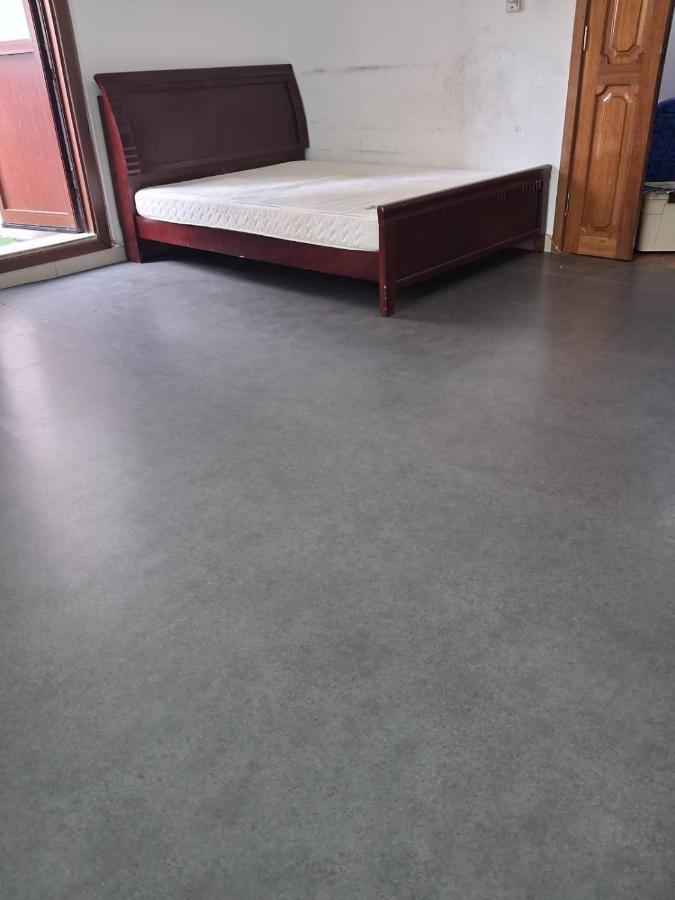 Heart of Abu Dhabi City - A City View Stay with Balcony Room - 2