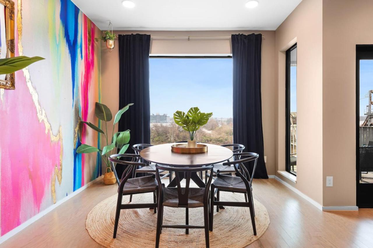 Riverfront Luxury - Walk to Downtown Broadway, Private Patio - 3