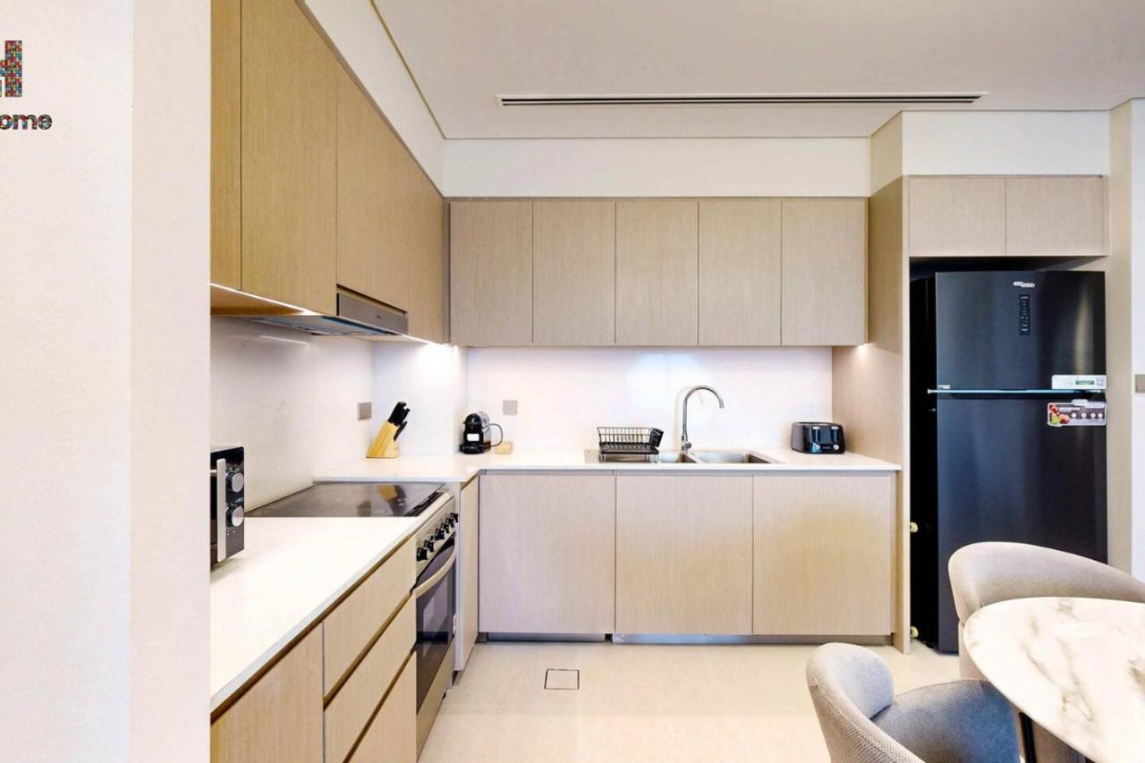 NEXT TO BURJ AND DUBAI MALL 2 BR BEST LOCATION - 5