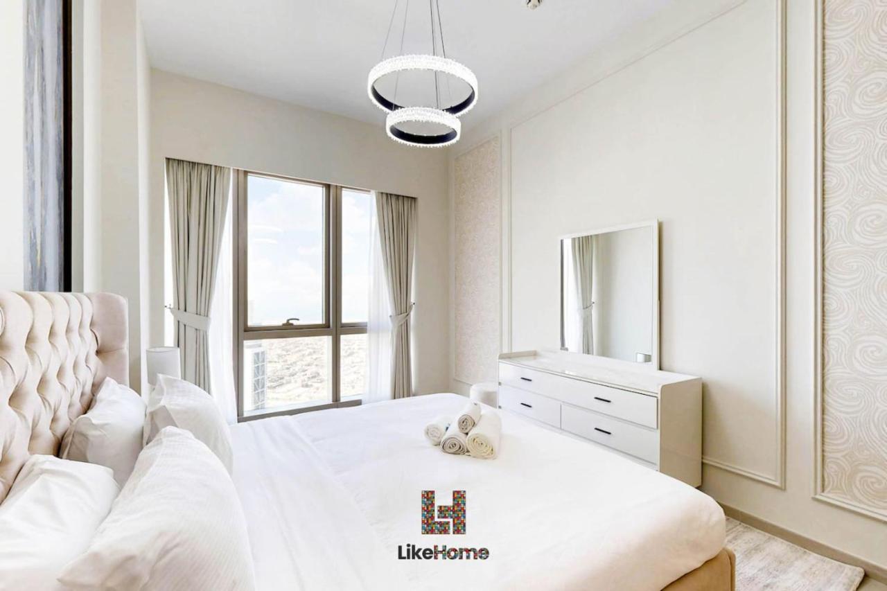 DIRECT BURJ KHALIFA ONLY 2 MINUTES AWAY - 2