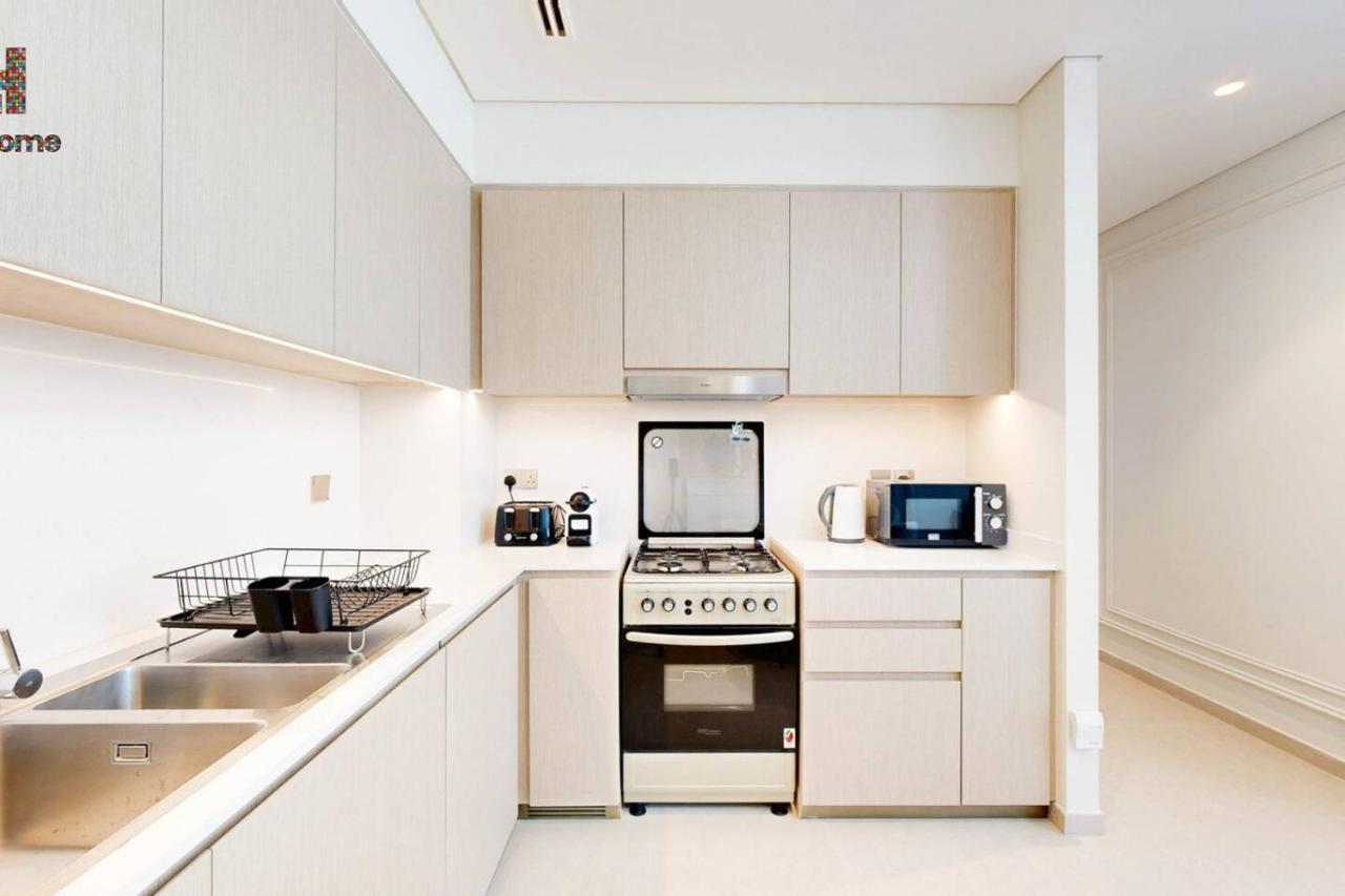 BEST LOCATION 2 MINUTES AWAY FROM BURJ KHALIFA - 4