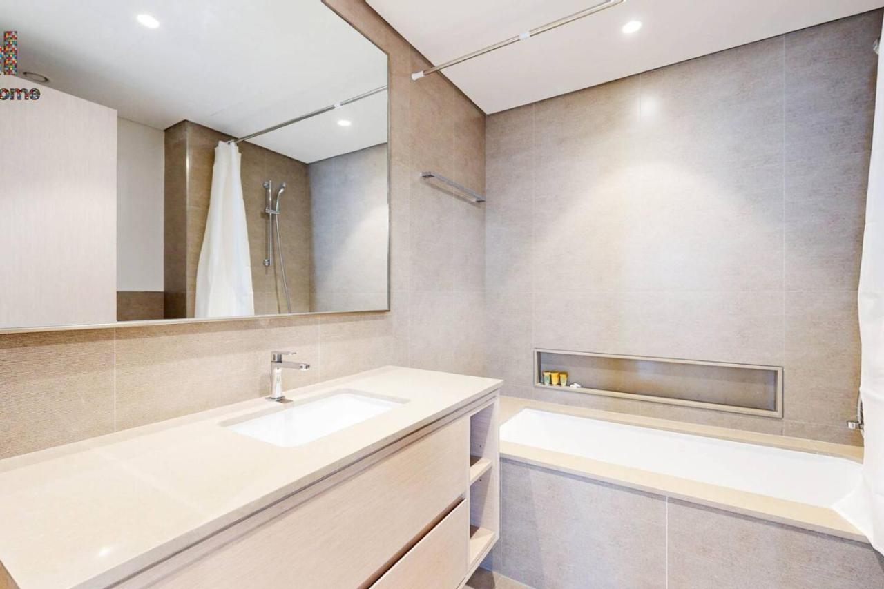 BEST LOCATION 2 MINUTES AWAY FROM BURJ KHALIFA - 2