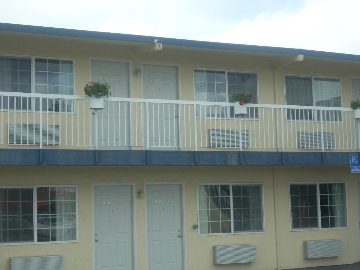 Econo Inn — photo 5