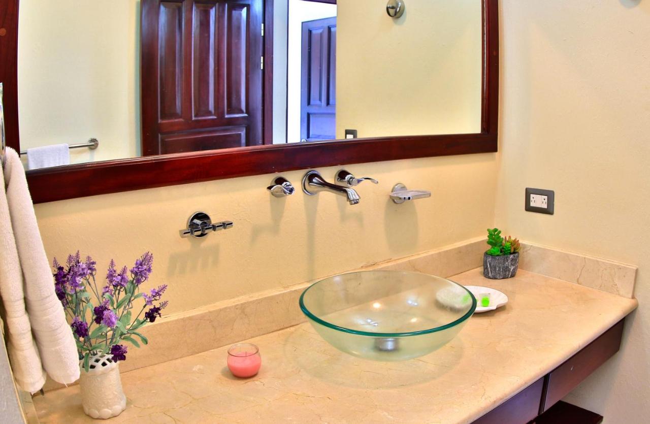 The Oaks Tamarindo Pool Front Condominiums fast wifi photo