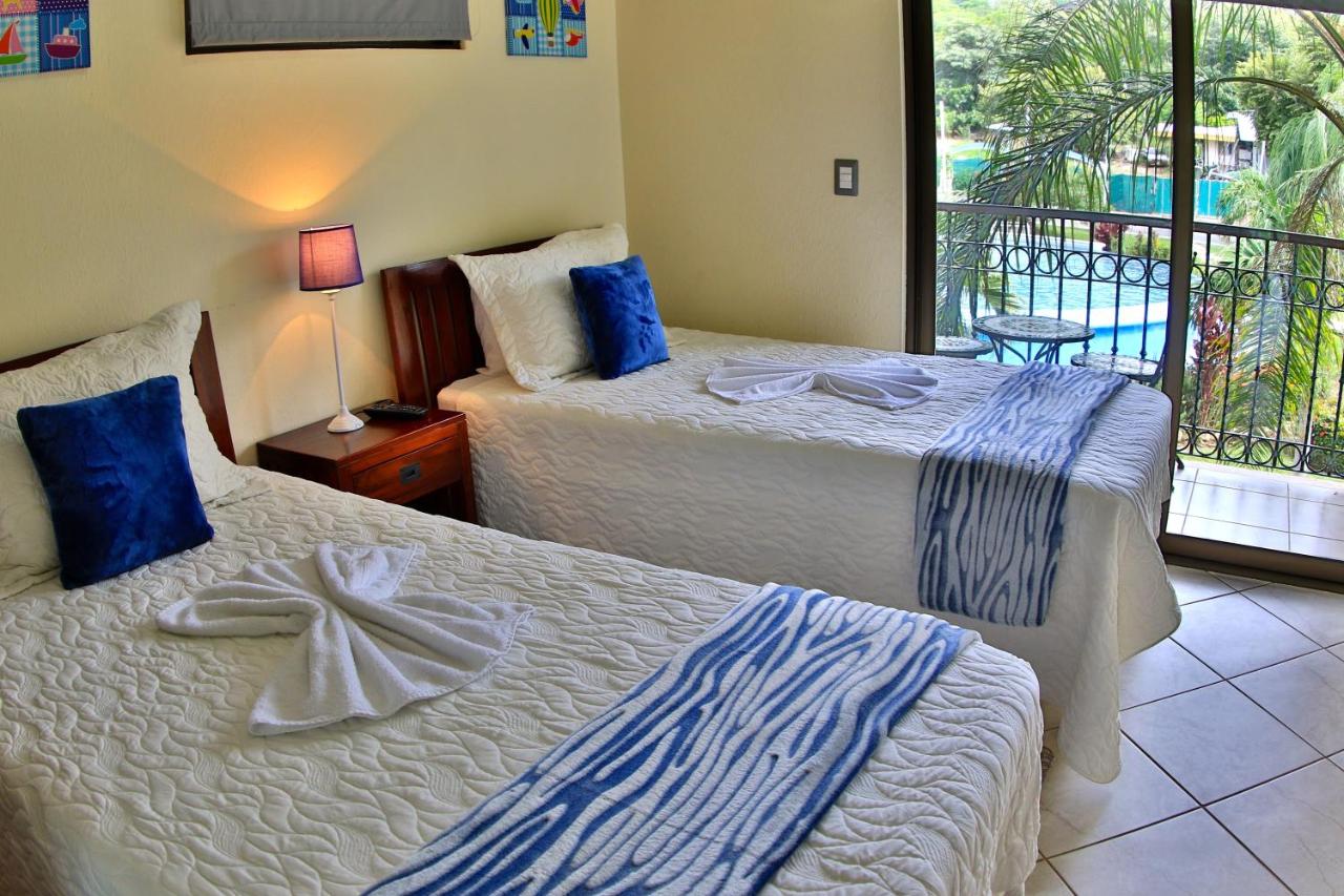 The Oaks Tamarindo Pool Front Condominiums fast wifi photo