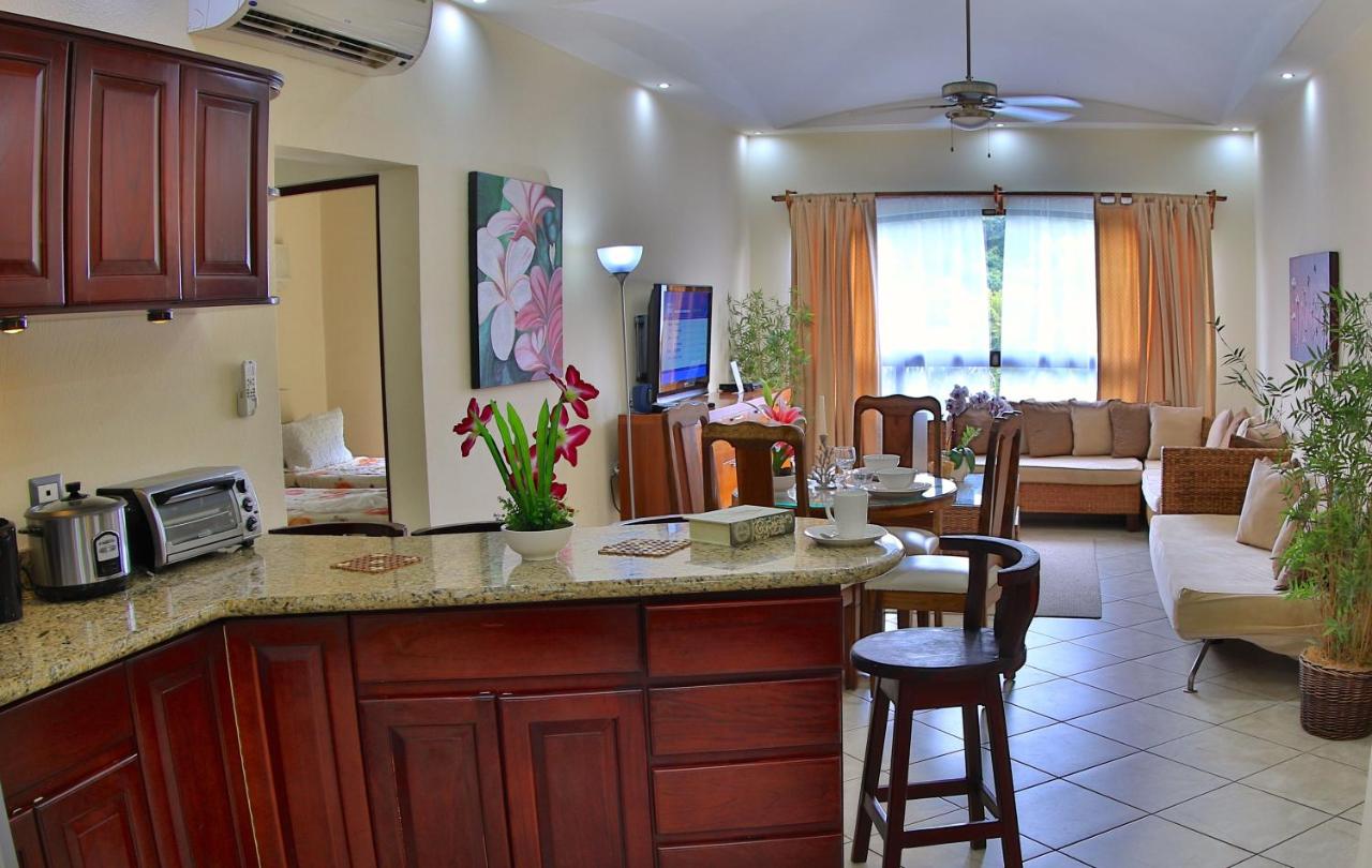 The Oaks Tamarindo Pool Front Condominiums fast wifi photo