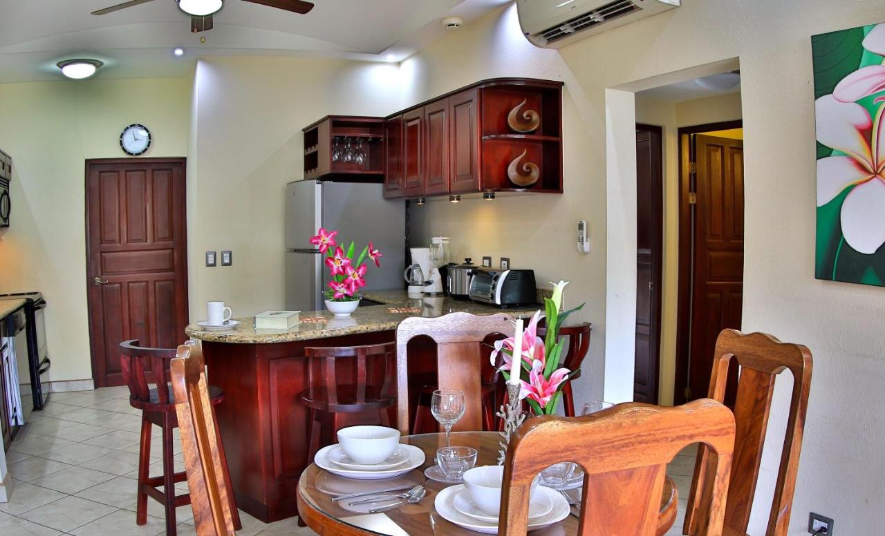 The Oaks Tamarindo Pool Front Condominiums fast wifi photo