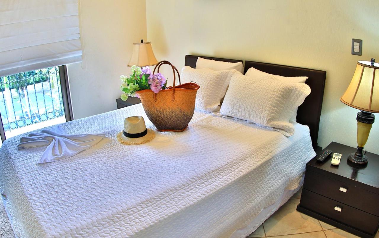 The Oaks Tamarindo Pool Front Condominiums fast wifi photo
