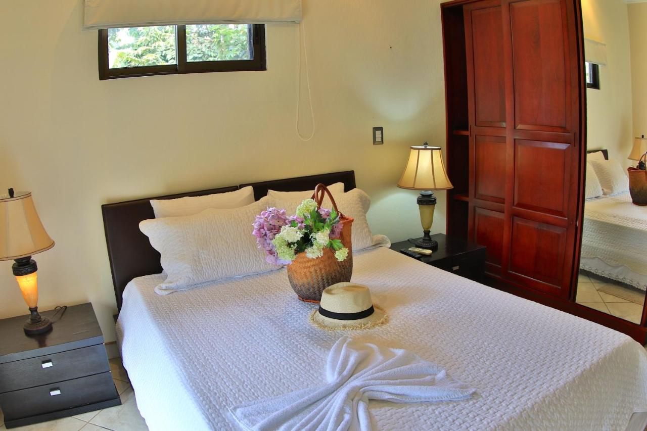 The Oaks Tamarindo Pool Front Condominiums fast wifi photo