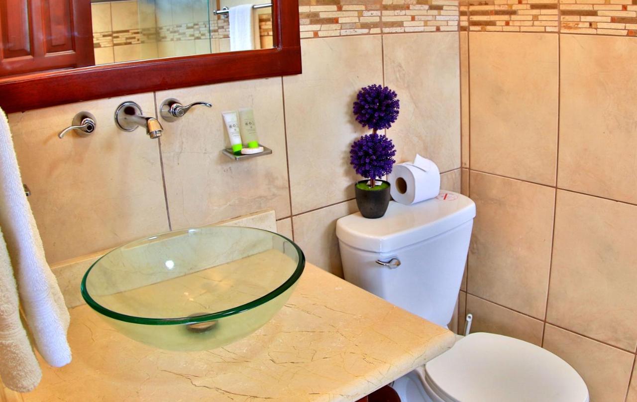 The Oaks Tamarindo Pool Front Condominiums fast wifi photo