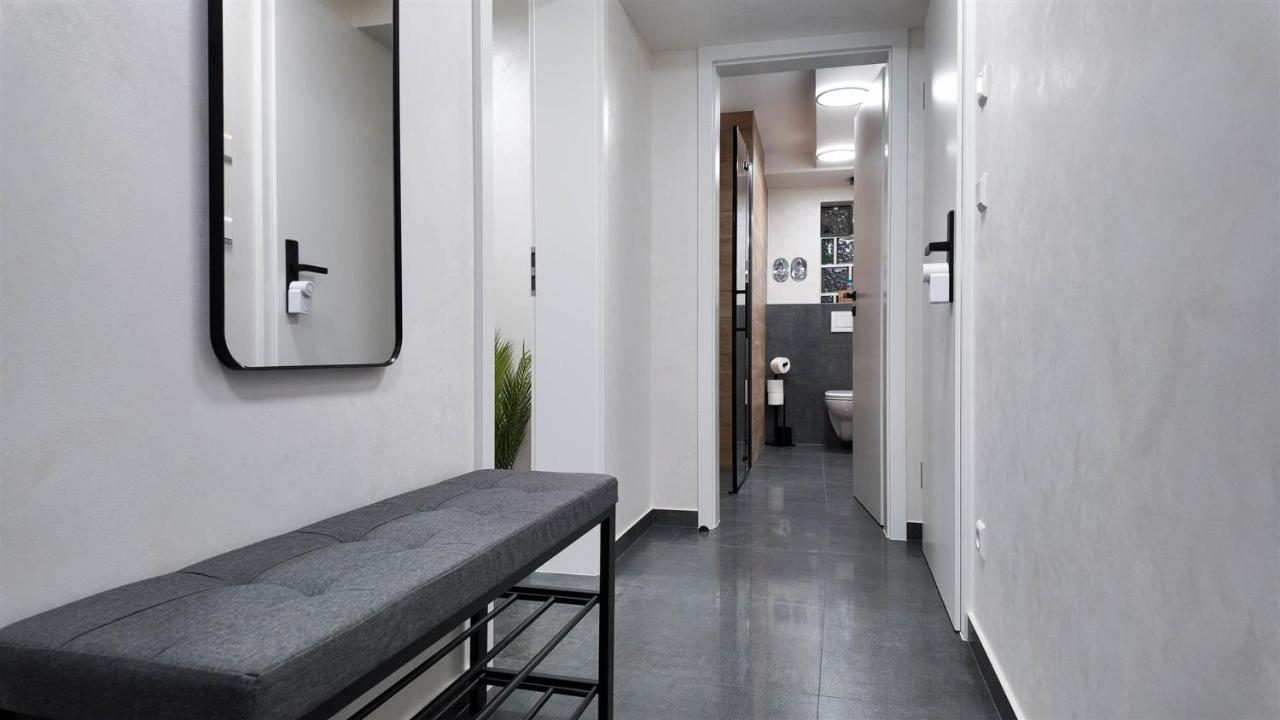 ALFA Stuttgart 2Z-Apartment 4 Betten SmartTV WLAN nahe Wasen Daimler l Bad & Küche l 2BR 4 beds kitchen bathroom