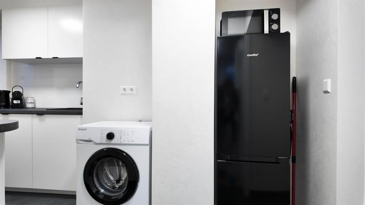 ALFA Stuttgart 2Z-Apartment 4 Betten SmartTV WLAN nahe Wasen Daimler l Bad & Küche l 2BR 4 beds kitchen bathroom