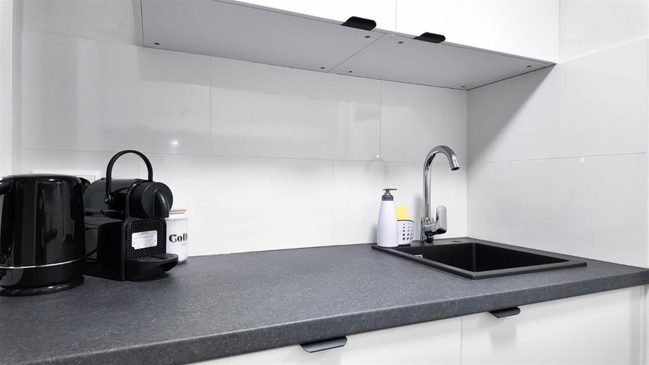 ALFA Stuttgart 2Z-Apartment 4 Betten SmartTV WLAN nahe Wasen Daimler l Bad & Küche l 2BR 4 beds kitchen bathroom