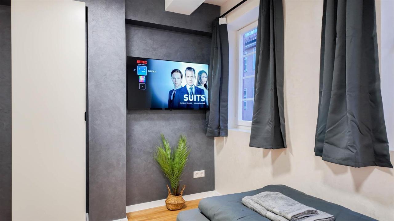 ALFA Stuttgart 2Z-Apartment 4 Betten SmartTV WLAN nahe Wasen Daimler l Bad & Küche l 2BR 4 beds kitchen bathroom