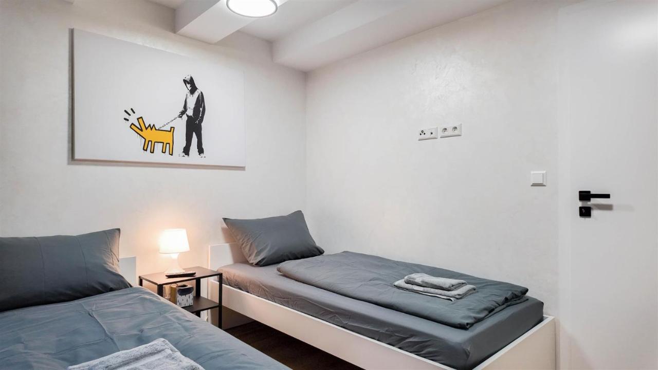 ALFA Stuttgart 2Z-Apartment 4 Betten SmartTV WLAN nahe Wasen Daimler l Bad & Küche l 2BR 4 beds kitchen bathroom