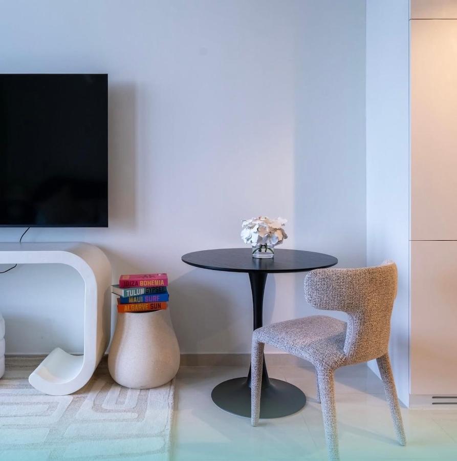 Luxury Studio With Pool View Near Burj Khalifa - 5