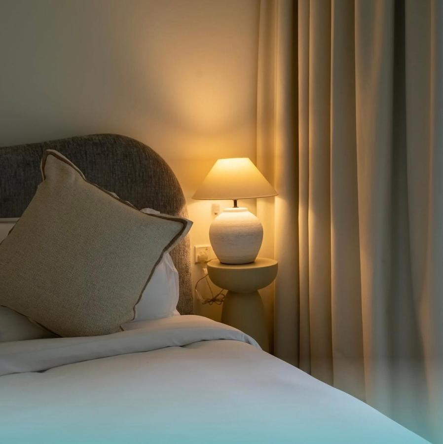 Luxury Studio With Pool View Near Burj Khalifa - 2