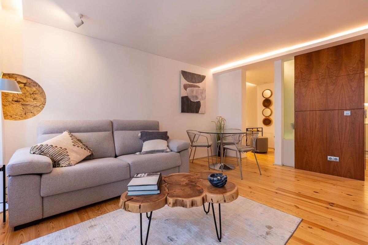 Condessa I by Innkeeper - 2