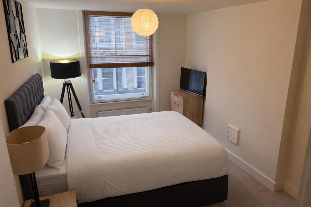 Earls Court Suites by Whelans - 5